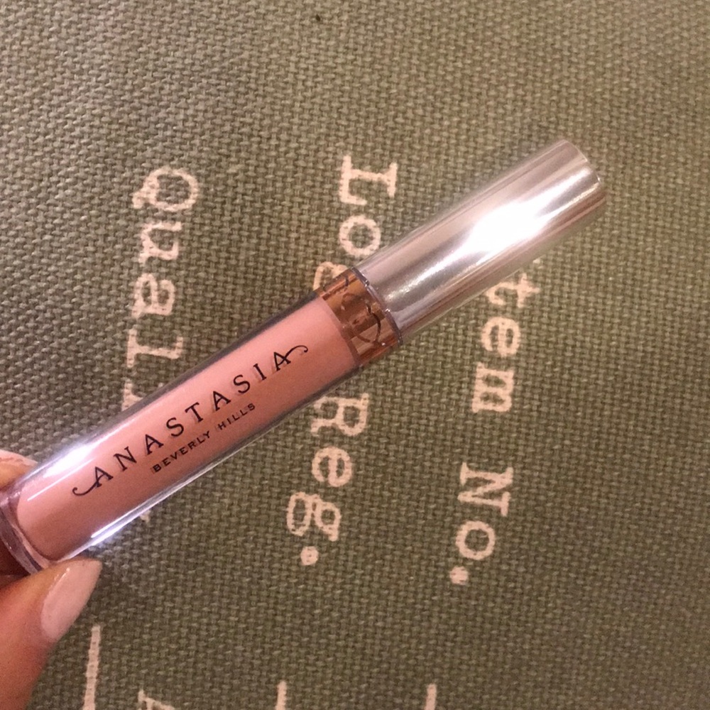 NWT Anastasia liquid lipstick pure Hollywood